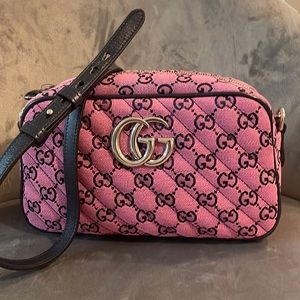 GG Marmont Shoulder Bag Diagonal Quilted GG Canvas Small